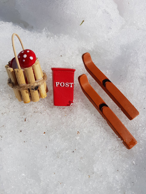 Wooden bucket for Nisse door