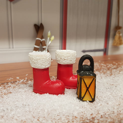 Red Boots for Nisse Door