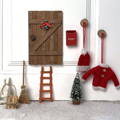 Nissedörr - 9 delar - trädörr, julgran, kvast mm
