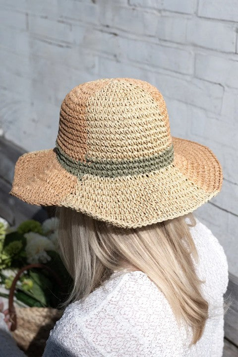 Hatt Beige, med grön rand, storl 57-59cm