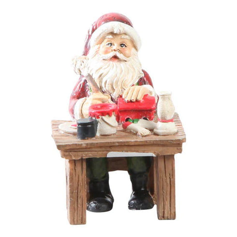 Jultomten sitter vid bordet, H 8cm, Röd
