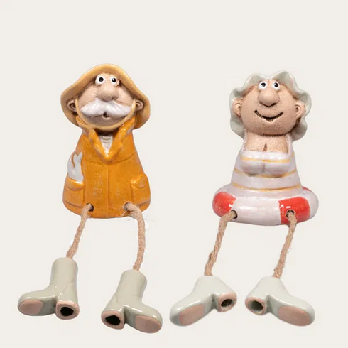 Figurer i stengods, H8,9cm 2ass
